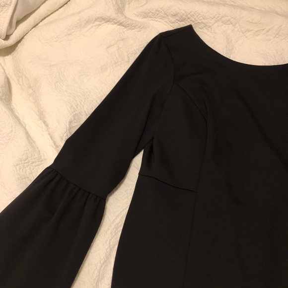 Le Chateau size L black dressy top - Picture 5 of 11